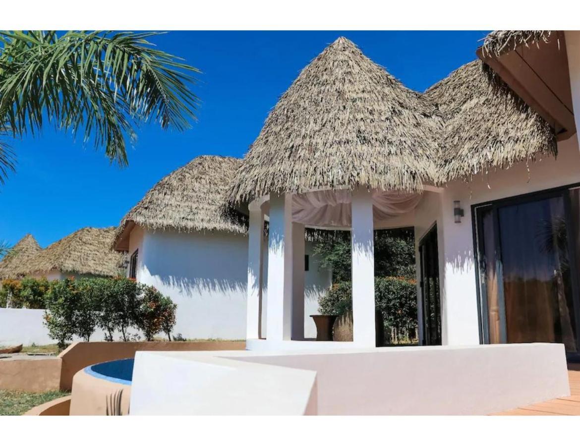 Safari Hotel And Villas Powered By Cocotel Bulala Exterior foto